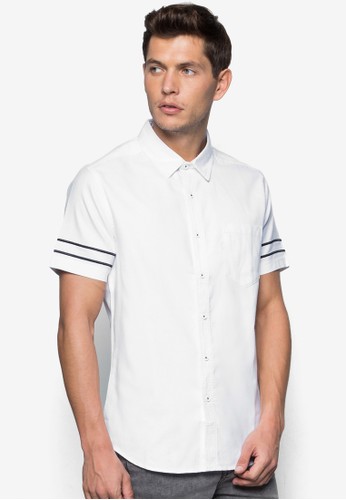撞色條紋短袖襯衫、服飾、素色襯衫24:01撞色條紋短袖襯衫NT$699NT$349最新優惠 撞色條紋短袖襯衫、服飾、素色襯衫24:01撞色條紋短袖襯衫NT$699NT$349最新折價