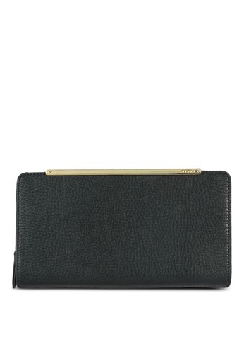 Galumpi拉鍊長夾、包、飾品配件ALDOGalumpi拉鍊長夾NT$1,980最新折價