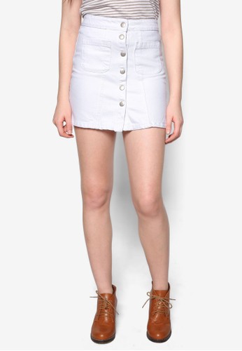 Joni排鈕丹寧短裙、服飾、裙子FactorieJoni排鈕丹寧短裙NT$699NT$559最新優惠 Joni排鈕丹寧短裙、服飾、裙子FactorieJoni排鈕丹寧短裙NT$699NT$559最新優惠