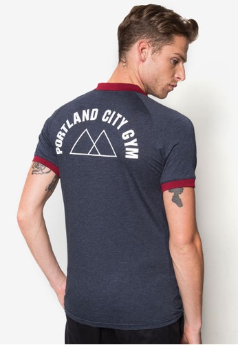 『PortlandCityGym』撞色Polo衫、服飾、Polo衫JAXON『PortlandCityGym』撞色Polo衫NT$800最新折價