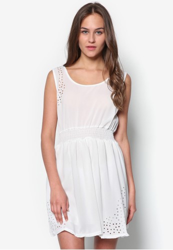 鏤空腰飾洋裝、服飾、服飾LittleBitStore鏤空腰飾洋裝NT$599最新折價