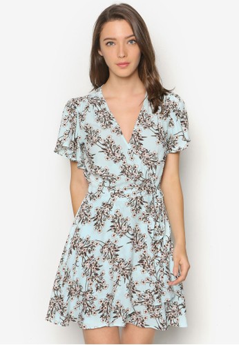 裹飾印花洋裝、服飾、洋裝MissSelfridge裹飾印花洋裝NT$2,350最新優惠 裹飾印花洋裝、服飾、洋裝MissSelfridge裹飾印花洋裝NT$2,350最新折價