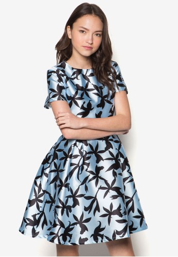 Clarissa花卉寬擺連身裙、服飾、洋裝NINE2FIVEClarissa花卉寬擺連身裙NT$749最新優惠 Clarissa花卉寬擺連身裙、服飾、洋裝NINE2FIVEClarissa花卉寬擺連身裙NT$749最新折價