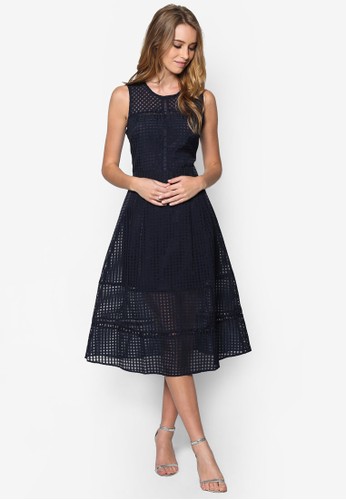 Jasmine鏤空格紋傘狀洋裝、服飾、洋裝PinkEvil'sFashionSupermarketJasmine鏤空格紋傘狀洋裝NT$1,649最新折價