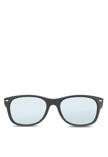 NewWayfarer(F)太陽眼鏡、飾品配件、長框Ray-BanNewWayfarer(F)太陽眼鏡NT$6,200最新優惠 NewWayfarer(F)太陽眼鏡、飾品配件、長框Ray-BanNewWayfarer(F)太陽眼鏡NT$6,200最新折價