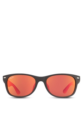 NewWayfarer(F)太陽眼鏡、飾品配件、長框Ray-BanNewWayfarer(F)太陽眼鏡NT$6,200最新折價