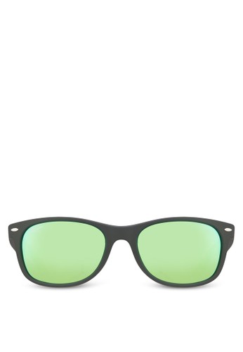 NewWayfarer(F)太陽眼鏡、飾品配件、長框Ray-BanNewWayfarer(F)太陽眼鏡NT$6,200最新優惠 NewWayfarer(F)太陽眼鏡、飾品配件、長框Ray-BanNewWayfarer(F)太陽眼鏡NT$6,200最新折價
