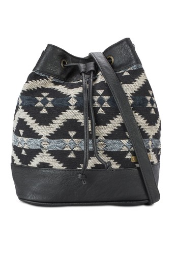 Inca民族風印花水桶包、包、斜背包RipCurlInca民族風印花水桶包NT$1,299最新折價