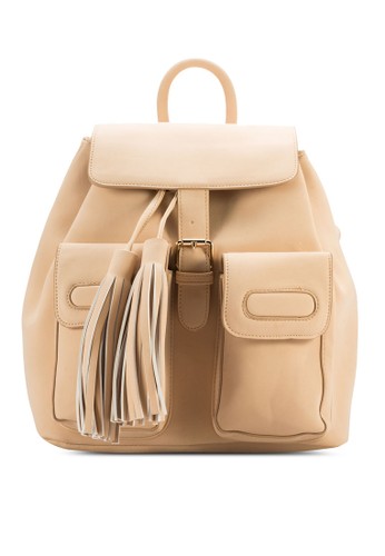 PocketTassleBackpack、韓系時尚、梳妝SomethingBorrowedPocketTassleBackpackNT$999最新優惠 PocketTassleBackpack、韓系時尚、梳妝SomethingBorrowedPocketTassleBackpackNT$999最新折價