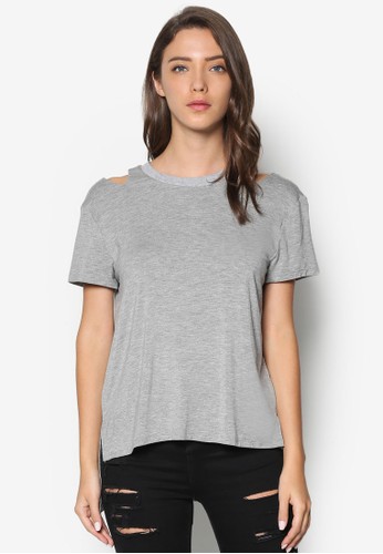 ShoulderCut-OutTee、服飾、T恤SomethingBorrowedShoulderCut-OutTeeNT$599最新優惠