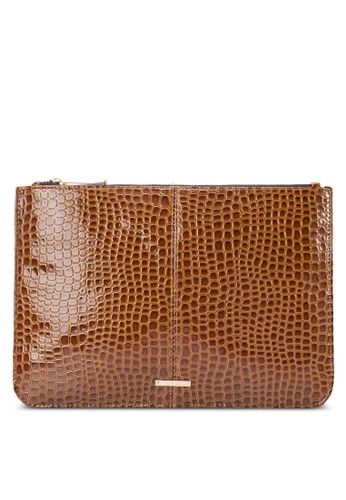 鱷魚紋拉鍊手拿包、包、飾品配件TOPSHOP鱷魚紋拉鍊手拿包NT$1,250最新折價