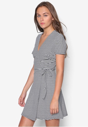 StripeWrapSkaterDress、服飾、洋裝TOPSHOPStripeWrapSkaterDressNT$1,500最新優惠 StripeWrapSkaterDress、服飾、洋裝TOPSHOPStripeWrapSkaterDressNT$1,500最新折價