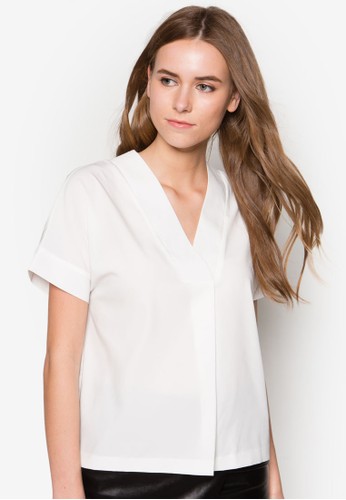 簡約V領上衣、 服飾、 上衣ZALORA簡約V領上衣NT$1,099NT$599最新優惠 簡約V領T-shirt、 服飾、 上衣ZALORA簡約V領上衣NT$1,099NT$599最新折價