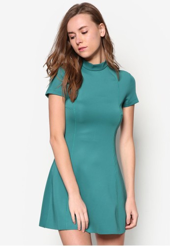 高領短袖連身裙、服飾、正式洋裝ZALORA高領短袖連身裙NT$799NT$699最新優惠 高領短袖連身裙、服飾、正式洋裝ZALORA高領短袖連身裙NT$799NT$699最新折價