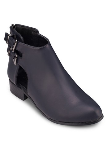 雙扣環鏤空仿皮踝靴、女鞋、鞋ZALORA雙扣環鏤空仿皮踝靴NT$1,099NT$599最新優惠 雙扣環鏤空仿皮踝靴、女鞋、鞋ZALORA雙扣環鏤空仿皮踝靴NT$1,099NT$599最新折價