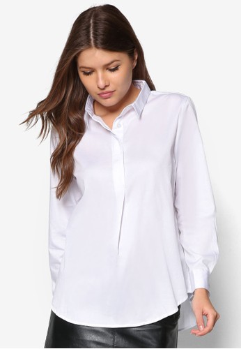 素色寬版長袖襯衫、服飾、上衣ZALORA素色寬版長袖襯衫NT$1,499NT$799最新優惠