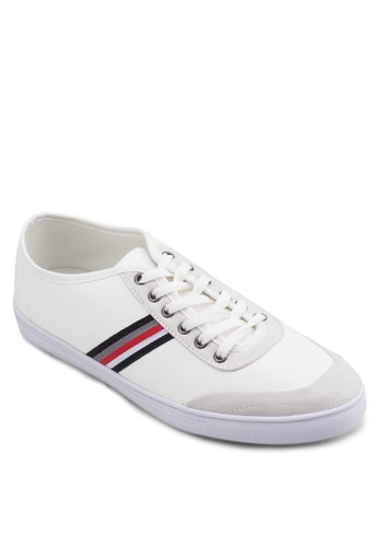 異材質羅紋邊飾運動鞋、鞋、鞋ZALORA異材質羅紋邊飾運動鞋NT$899NT$349最新優惠 異材質羅紋邊飾運動鞋、鞋、鞋ZALORA異材質羅紋邊飾運動鞋NT$899NT$349最新折價