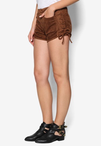 Love側繫帶短褲、服飾、短褲ZALORALove側繫帶短褲NT$799最新優惠 Love側繫帶短褲、服飾、短褲ZALORALove側繫帶短褲NT$799最新優惠