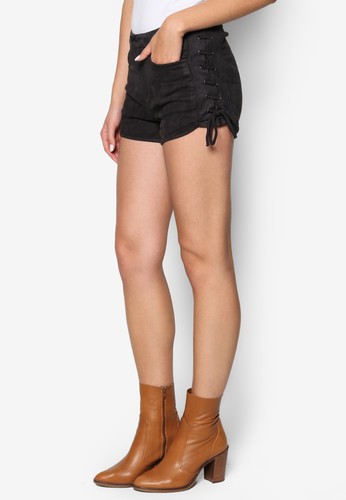 Love側繫帶短褲、服飾、短褲ZALORALove側繫帶短褲NT$799最新優惠 Love側繫帶短褲、服飾、短褲ZALORALove側繫帶短褲NT$799最新折價