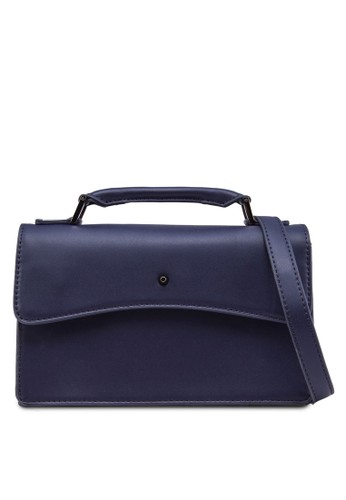 StuddedDouble-GussetEastWestHandbag、包、斜背包ZALORAStuddedDouble-GussetEastWestHandbagNT$599最新折價