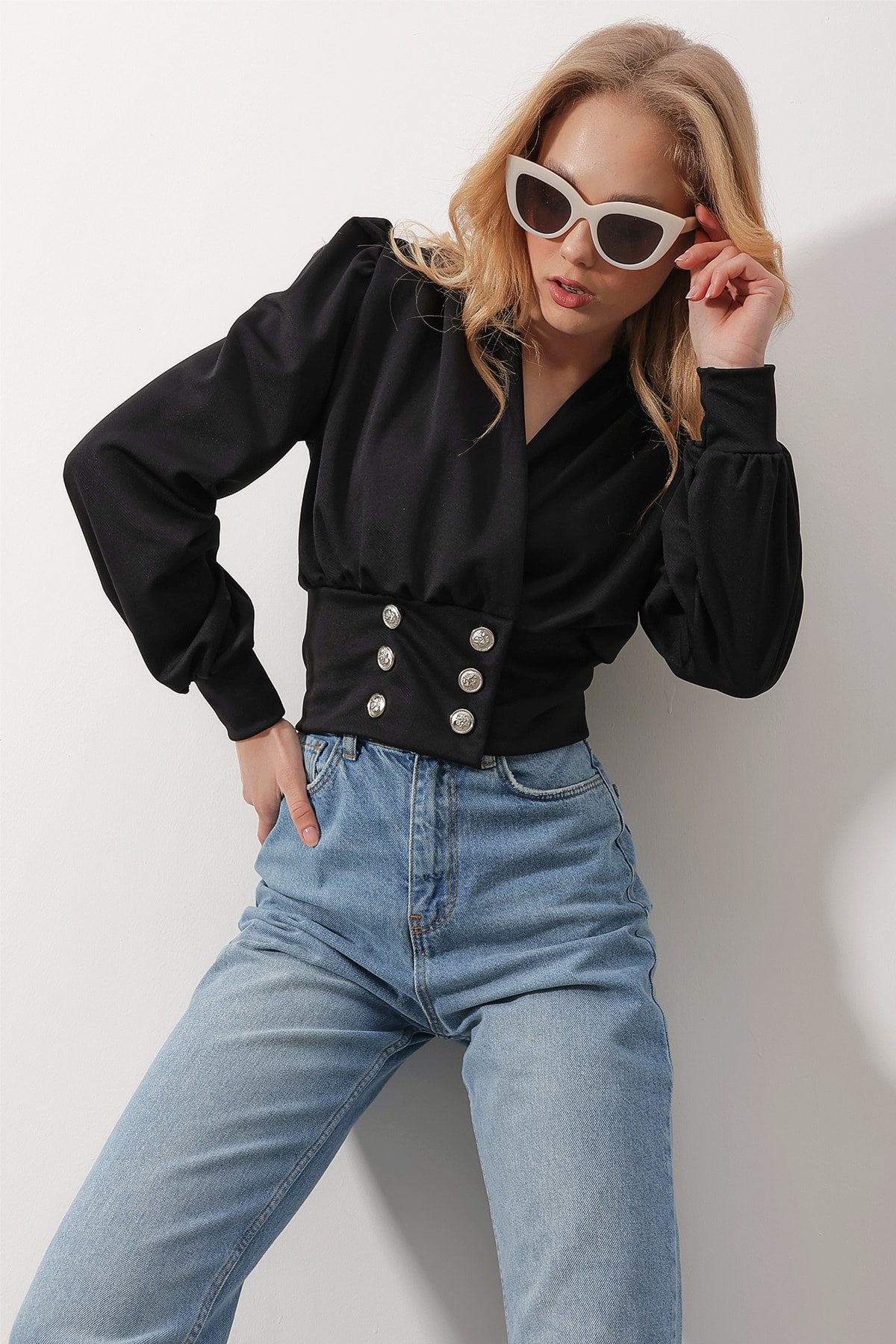 Alacati Black Double Breasted Collar Princess Sleeve Gold Button Detailed Crop Top