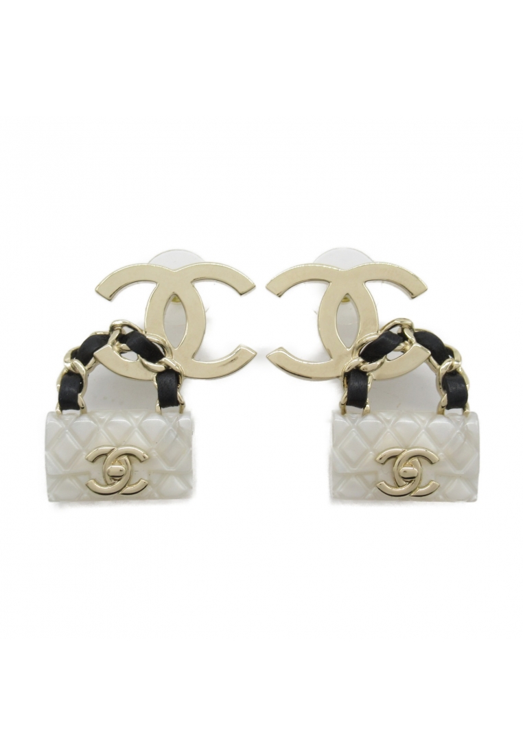 二奢 Pre-loved Chanel Matelasse earrings earrings GP (gold plated) gold white