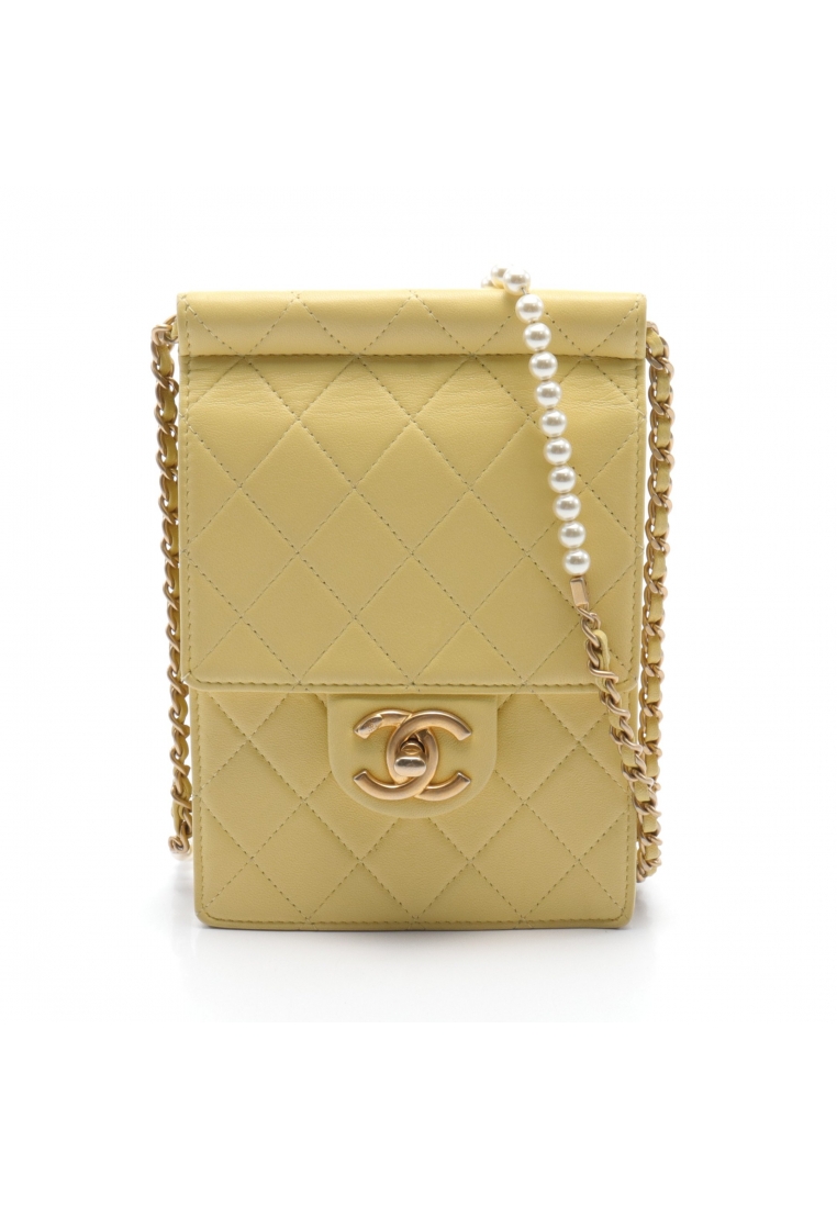 CHANEL 二奢 Pre-loved Chanel matelasse chain shoulder bag lambskin Light yellow gold hardware Fake pearl