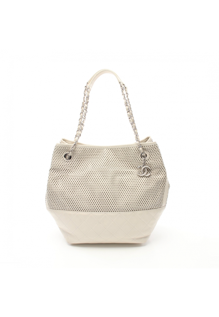 CHANEL 二奢 Pre-loved Chanel matelasse Shoulder bag leather off white silver hardware punching