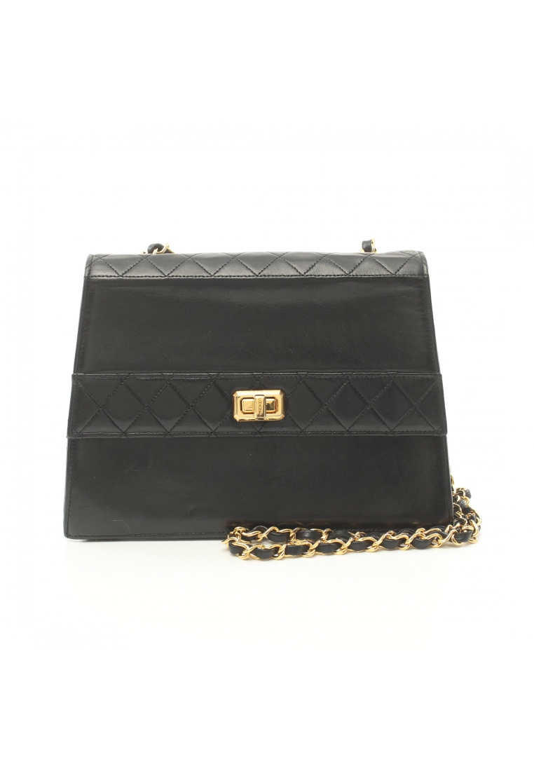 CHANEL 二奢 Pre-loved Chanel matelasse chain shoulder bag lambskin black gold hardware turn lock vintage