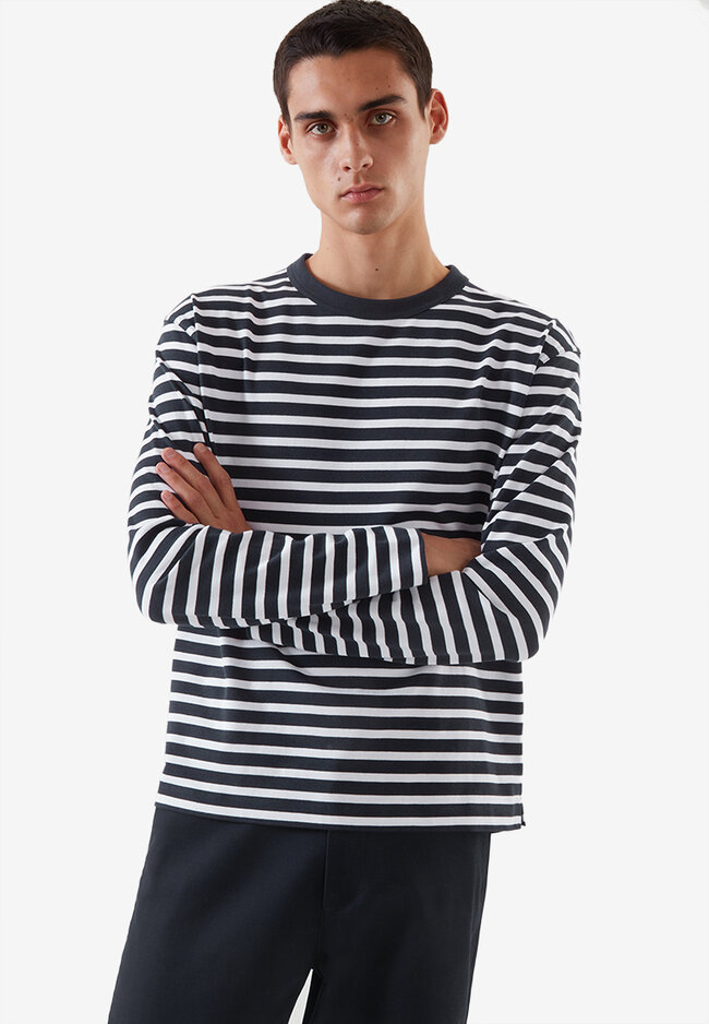 COS Relaxed-Fit Long-Sleeve T-Shirt