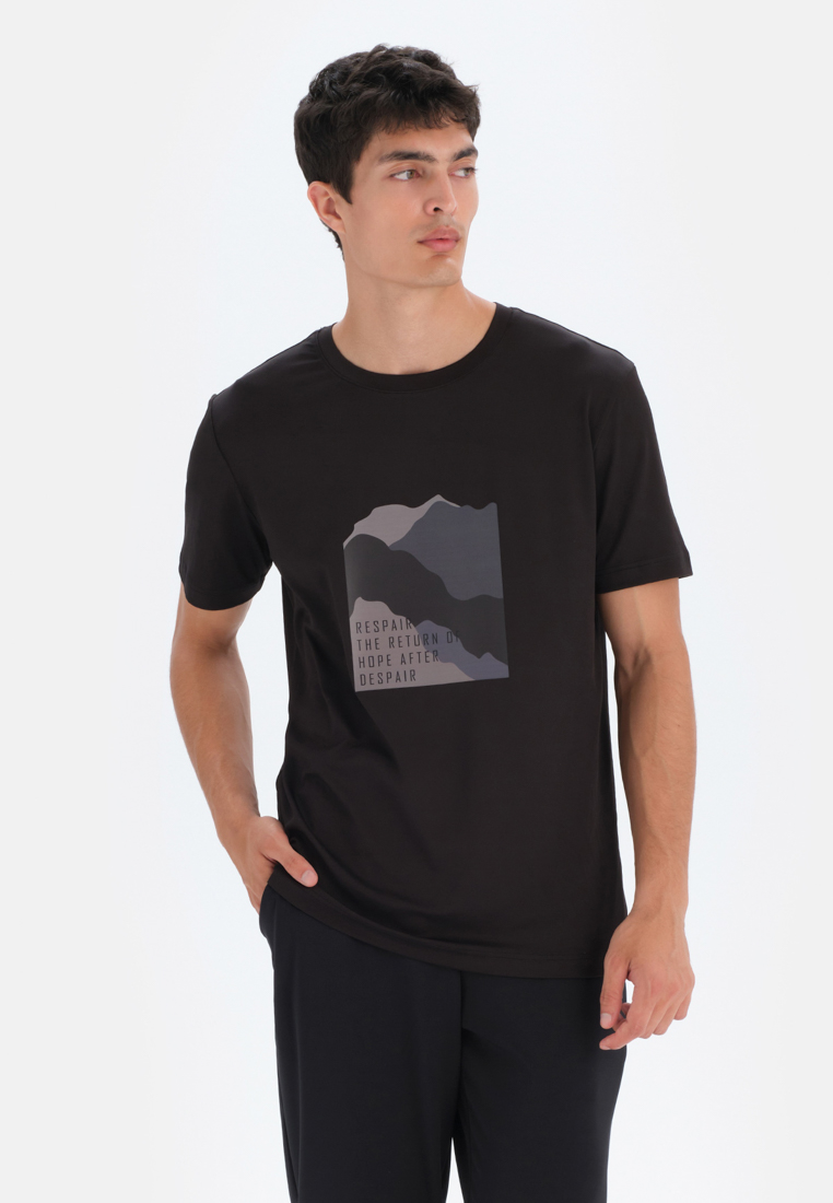 DAGİ Black T-Shirt, View Printed, Crew Neck, Regular Fit, Short Sleeve Activewear for Men