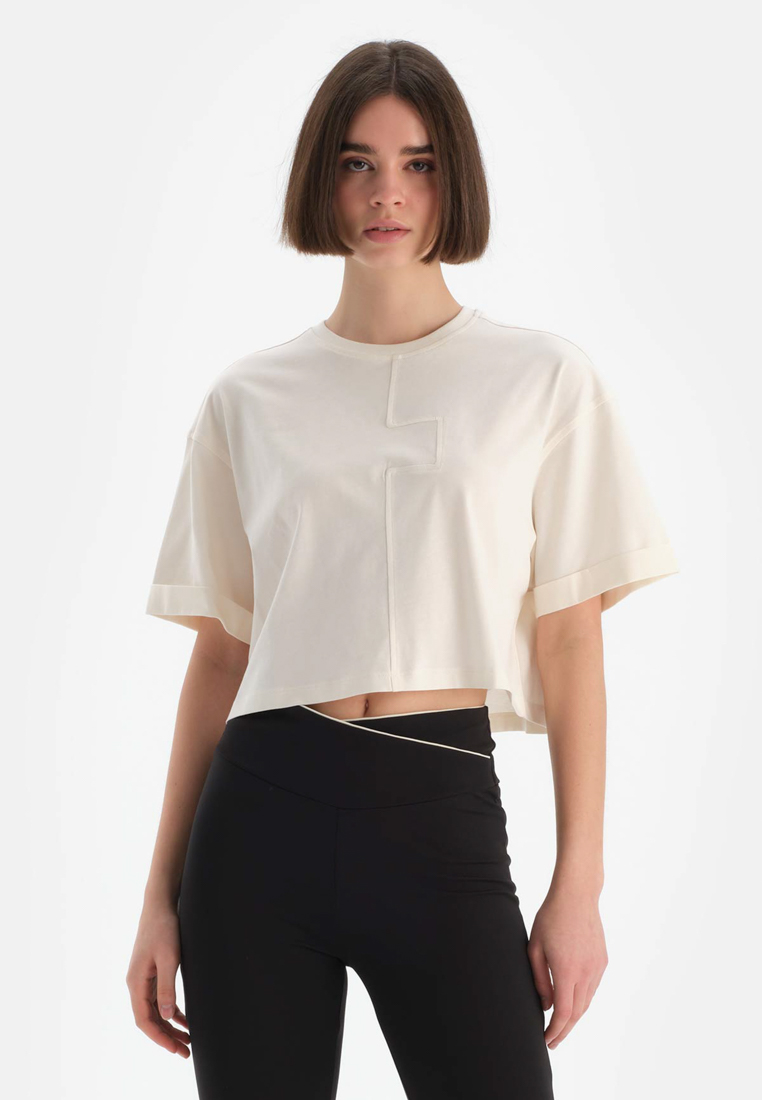 DAGİ Ecru T-Shirt, Geometric Print, Crew Neck, Oversize, Short Sleeve Activewear for Women
