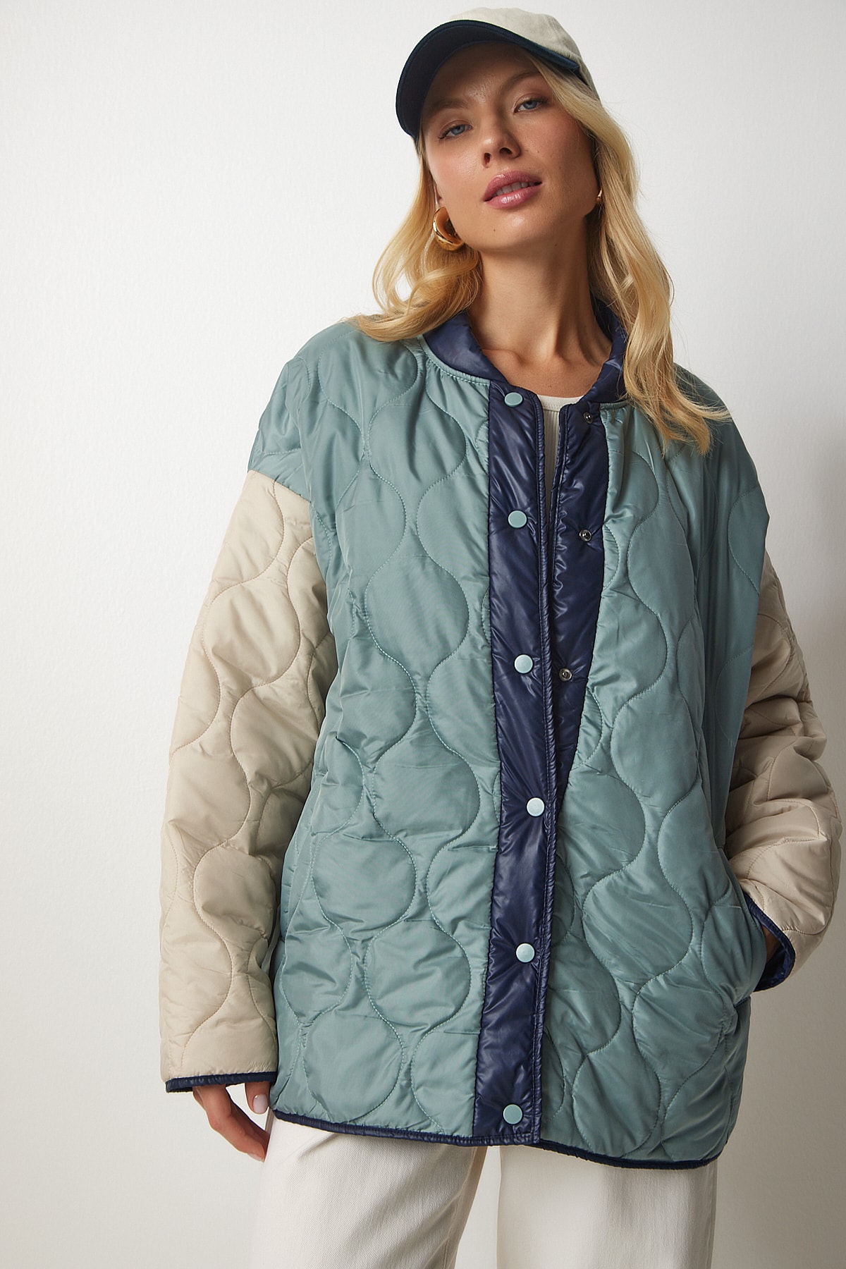 Happiness Istanbul Water Green Cream Block-Colored Oversize Quilted Coat
