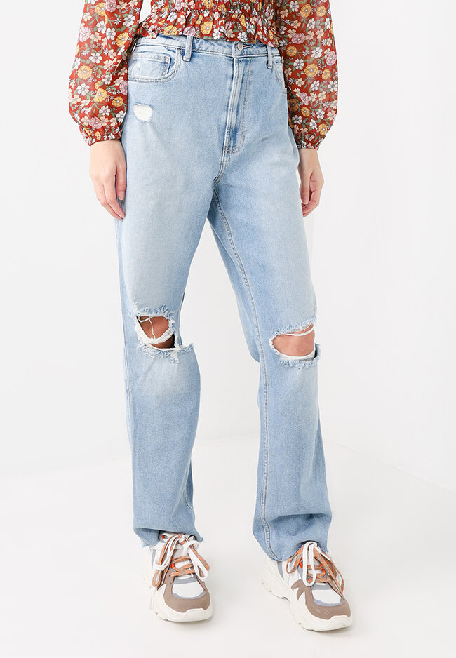 Hollister Ultra High Rise Knee Destroyed Jeans