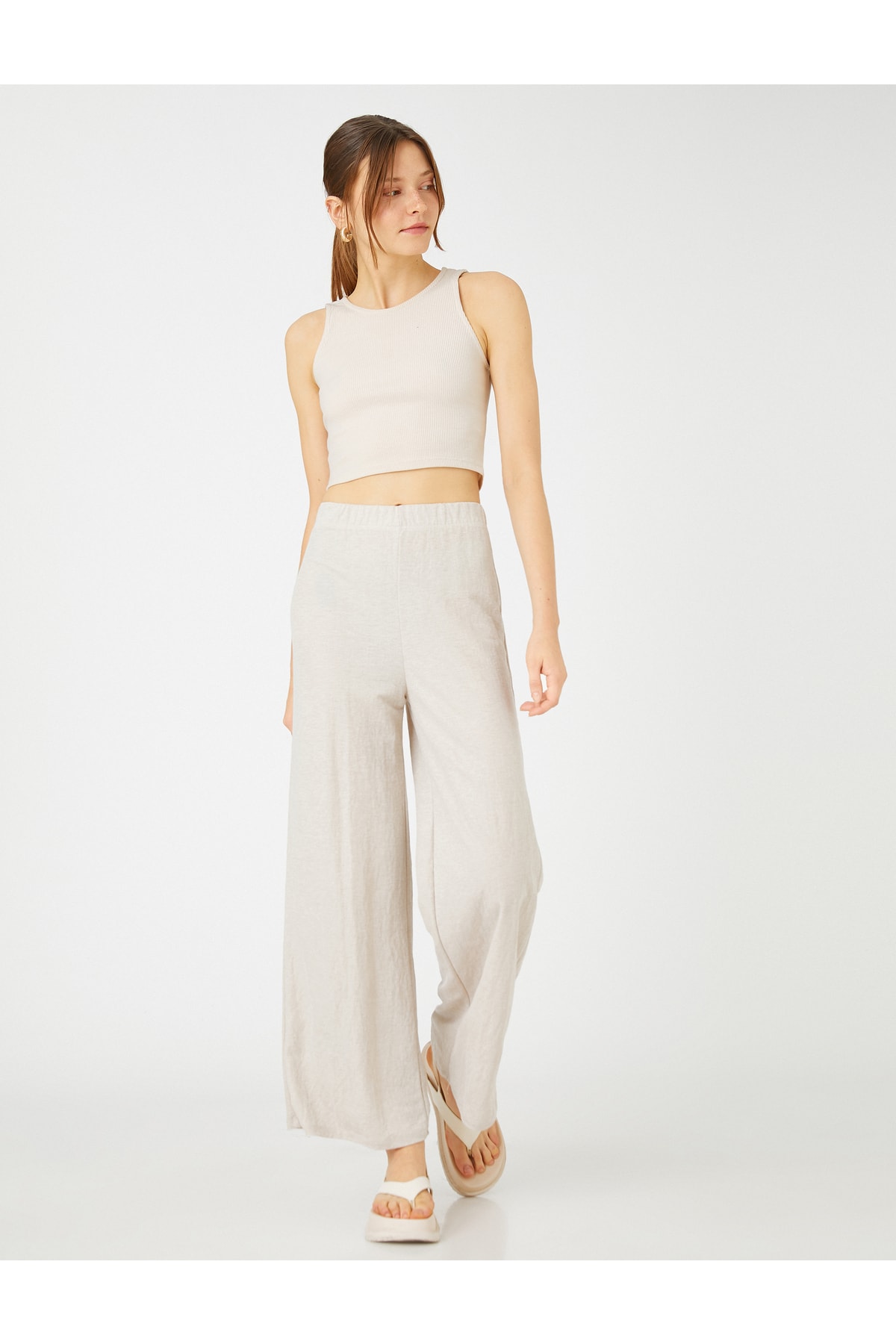 KOTON The Wide Leg Trousers have a relaxed fit The waist is elasticated