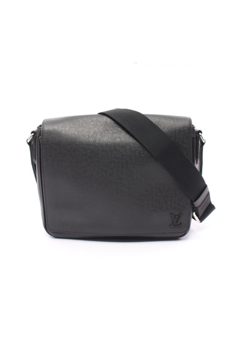 二奢 Pre-loved Louis Vuitton District PM NV3 taiga Noir Shoulder bag leather black