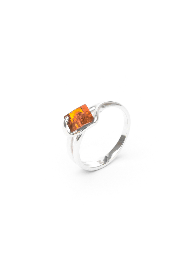 Millenne MILLENNE Multifaceted Baltic Amber Cube Silver Ring with 925 Sterling Silver