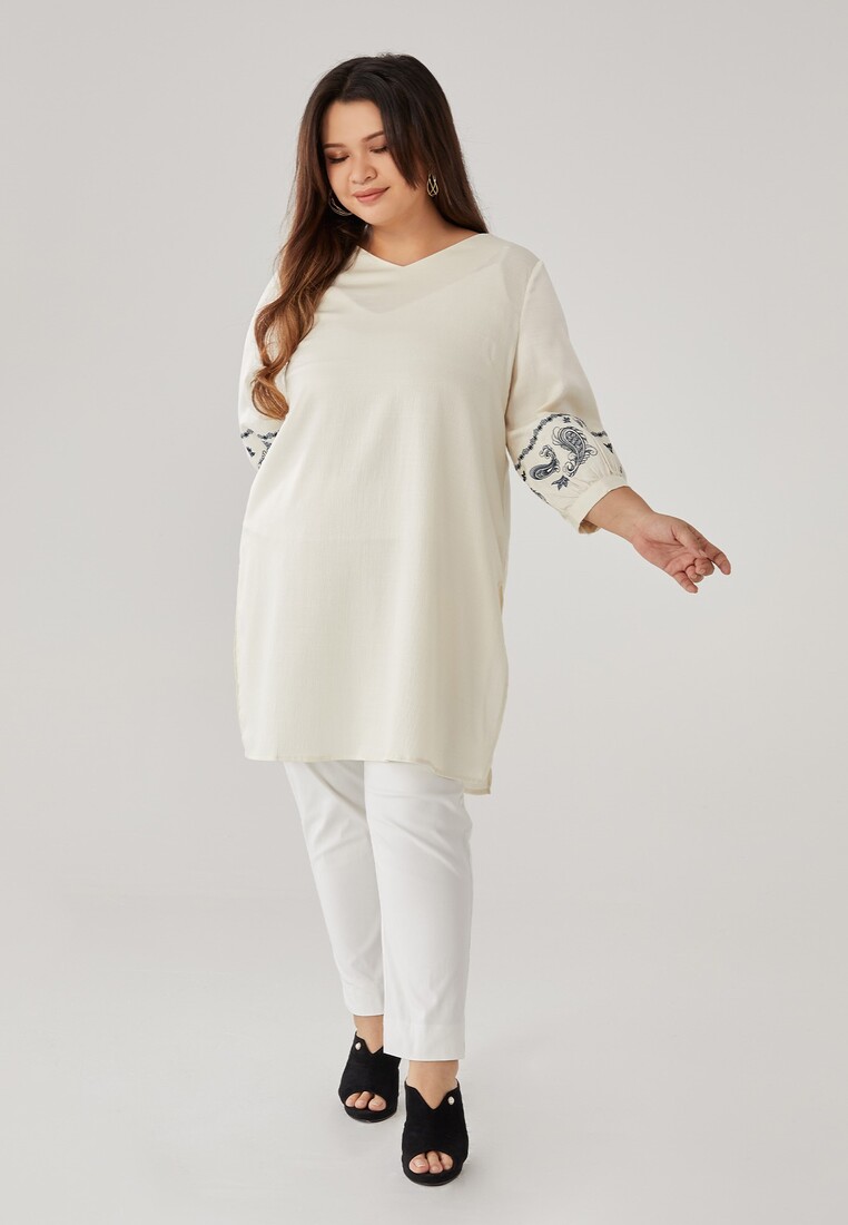 MS. READ Ms. Read V-Neck Embroidered Tunic