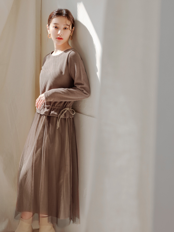 OBSTYLE 純色磨毛異材質紗裙拼接腰間抽皺長洋裝《DA8174》