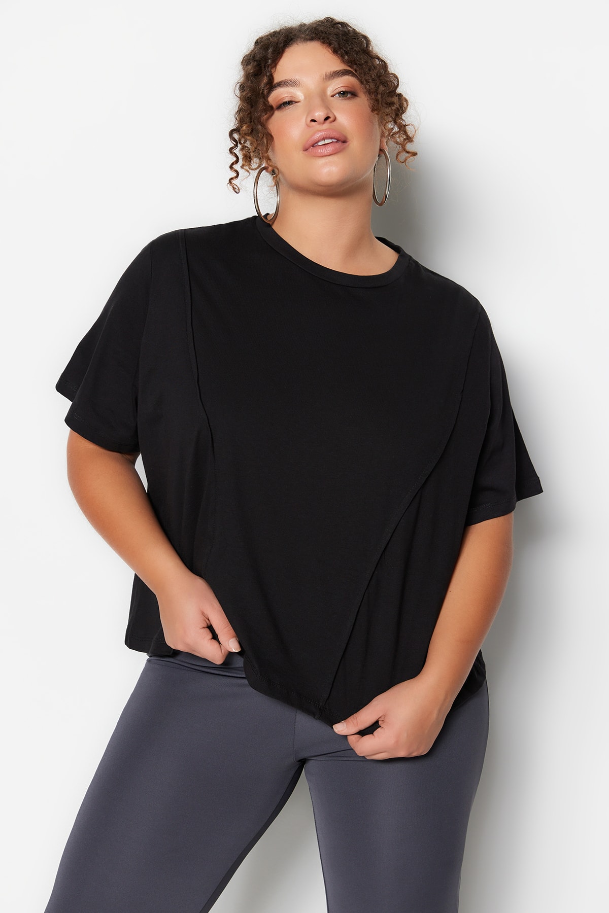 Trendyol Plus Size Black Knitted Crewneck T-Shirt with Stitching Detail
