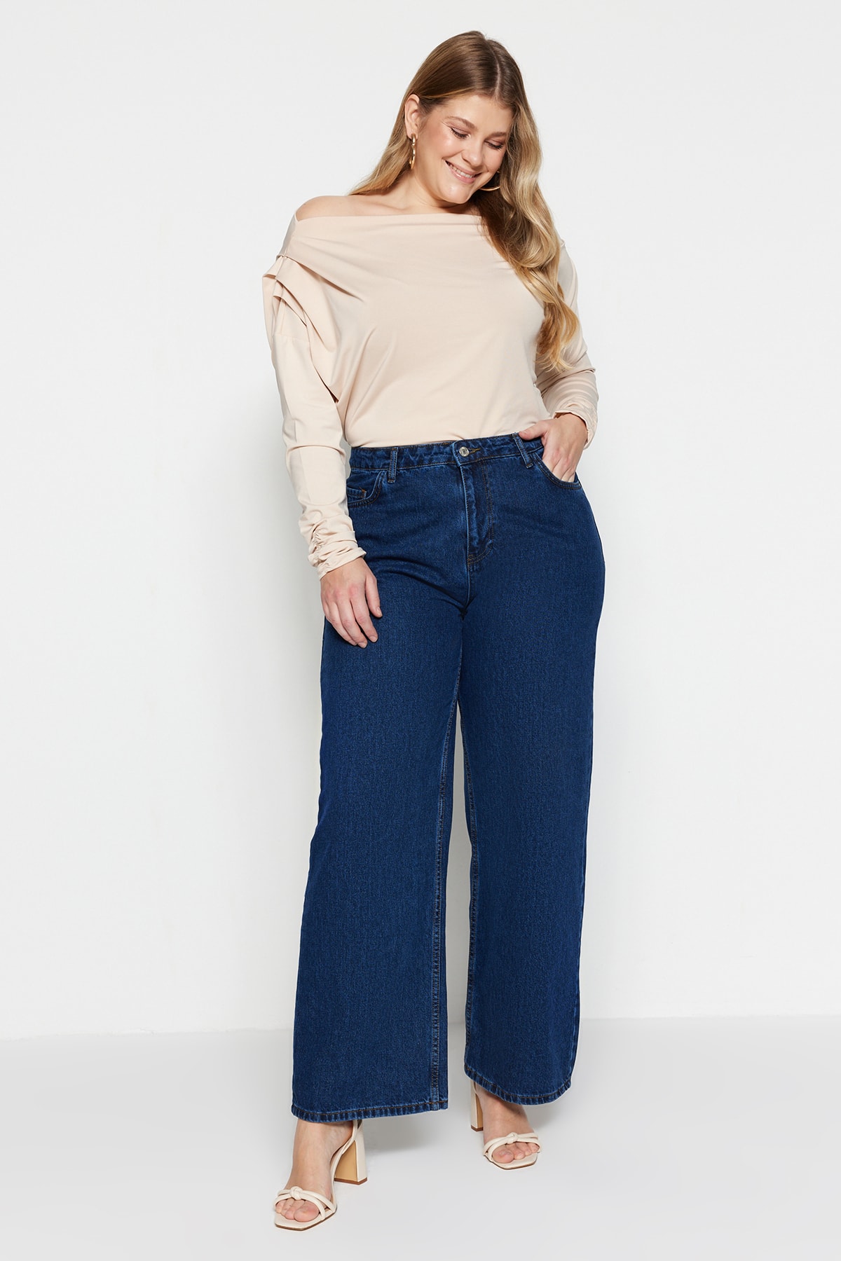 Trendyol Plus Size Indigo High Waist Wide-Cut Jeans