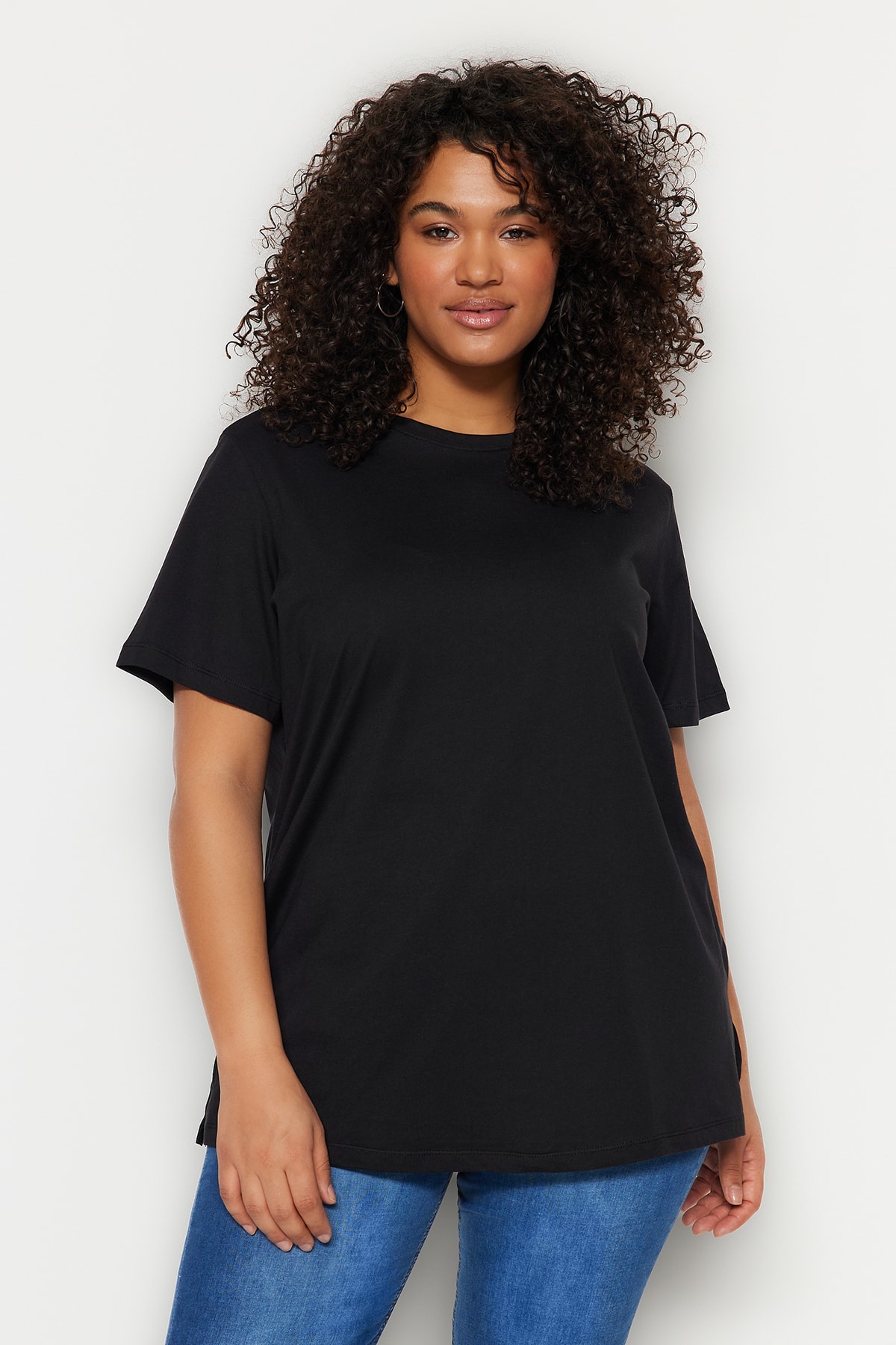 Trendyol Plus Size Black Boyfriend Knitted Crewneck T-Shirt with a Slit