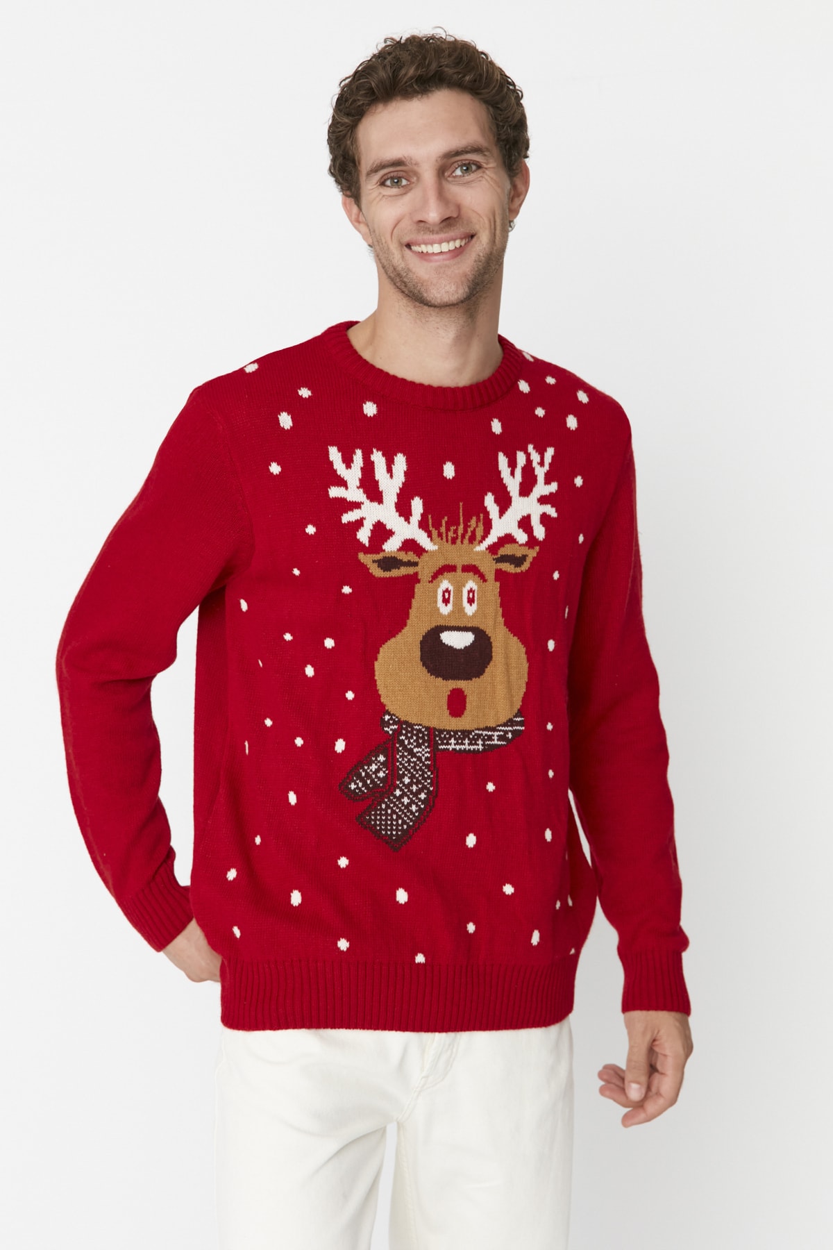 Trendyol Men's Red Regular Fit Crewneck Deer Pattern Christmas Knitwear Sweater.