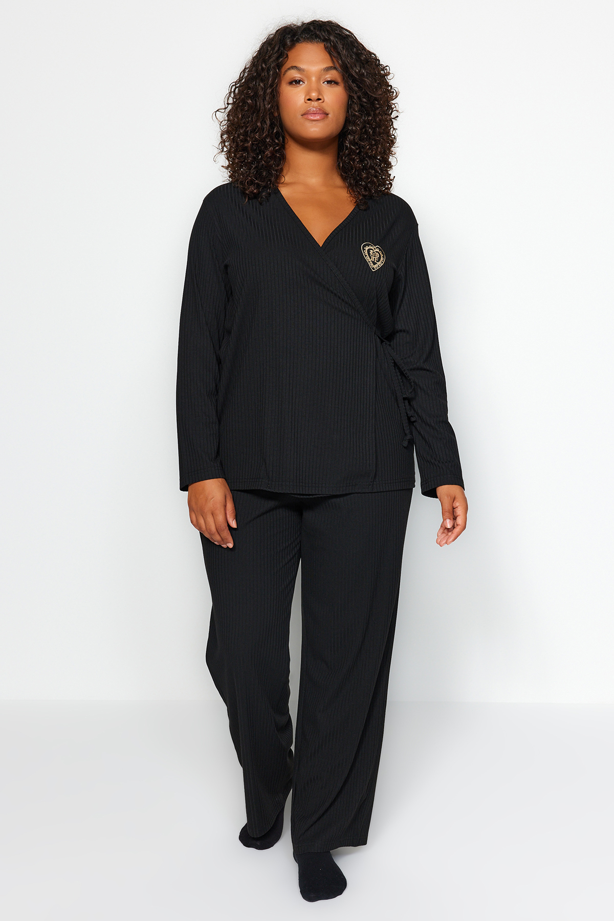 Trendyol Plus Size Black Embroidery Detailed Knitted Pajamas Set