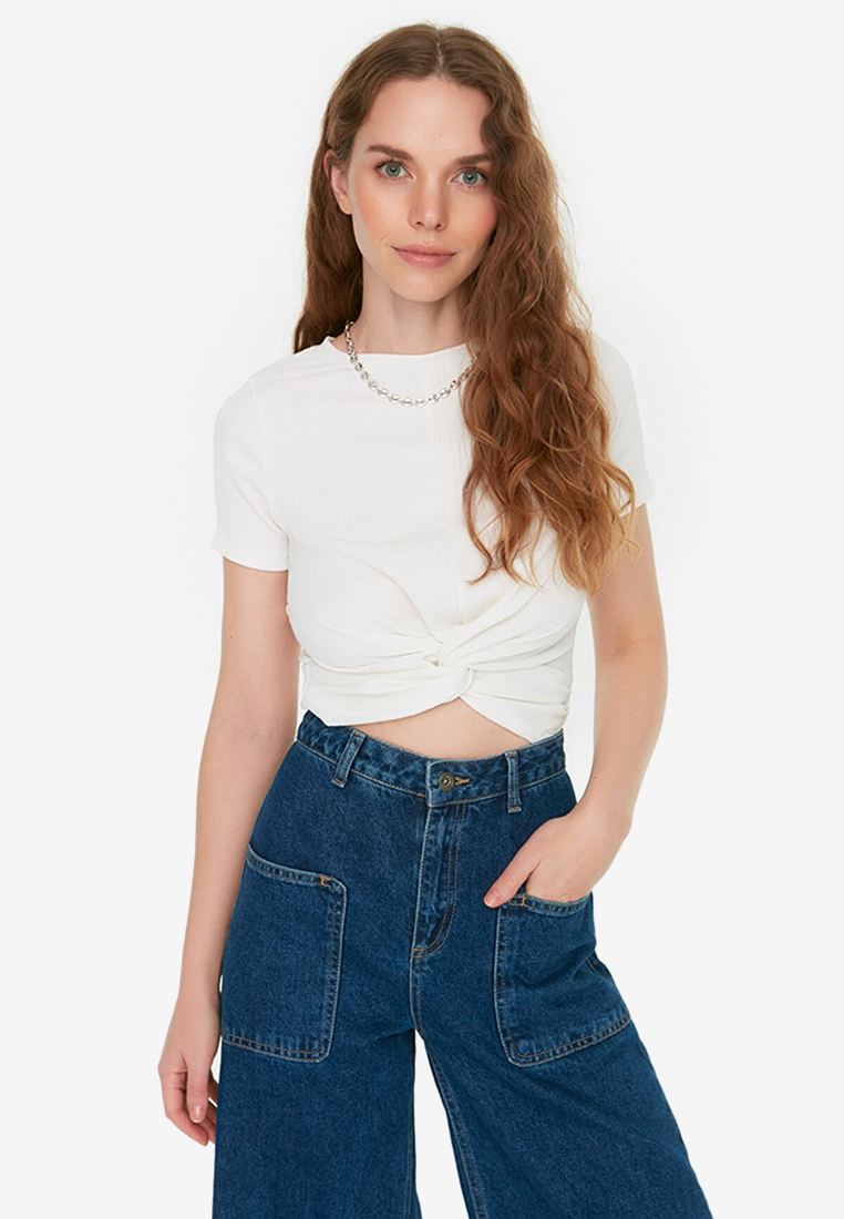 Trendyol Knot Detail Crop Knitted Top