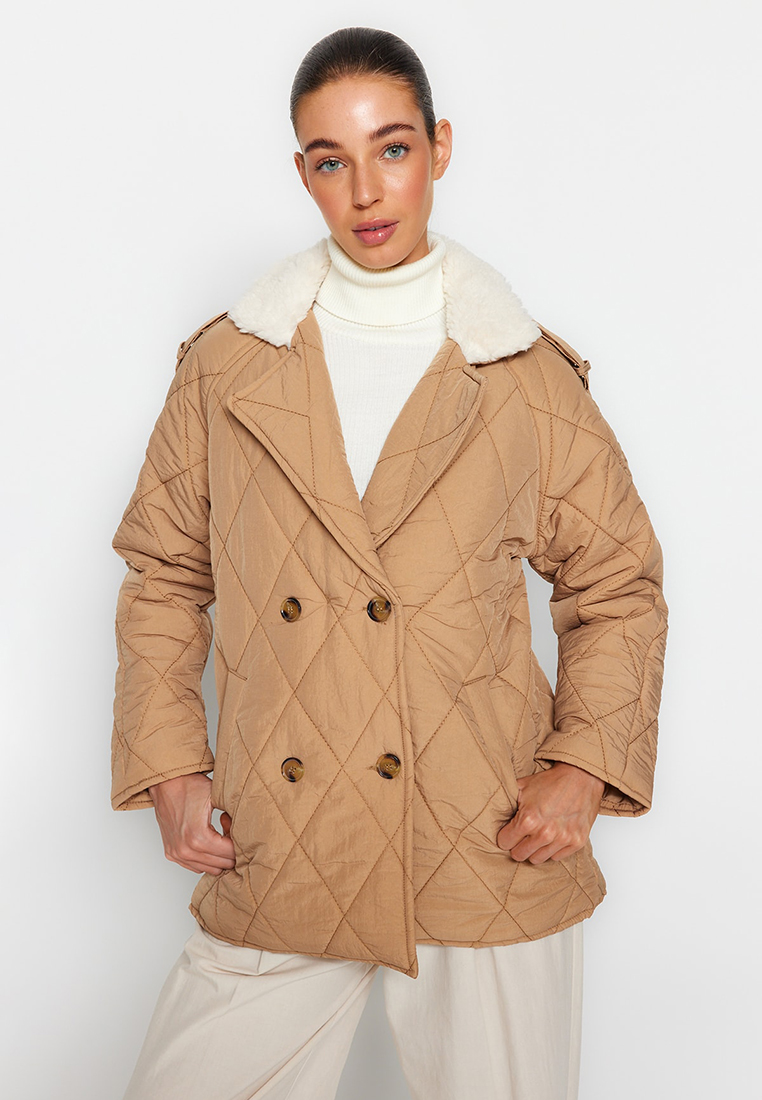 Trendyol Plush Detailed, Water-Repellent Quilted Coat