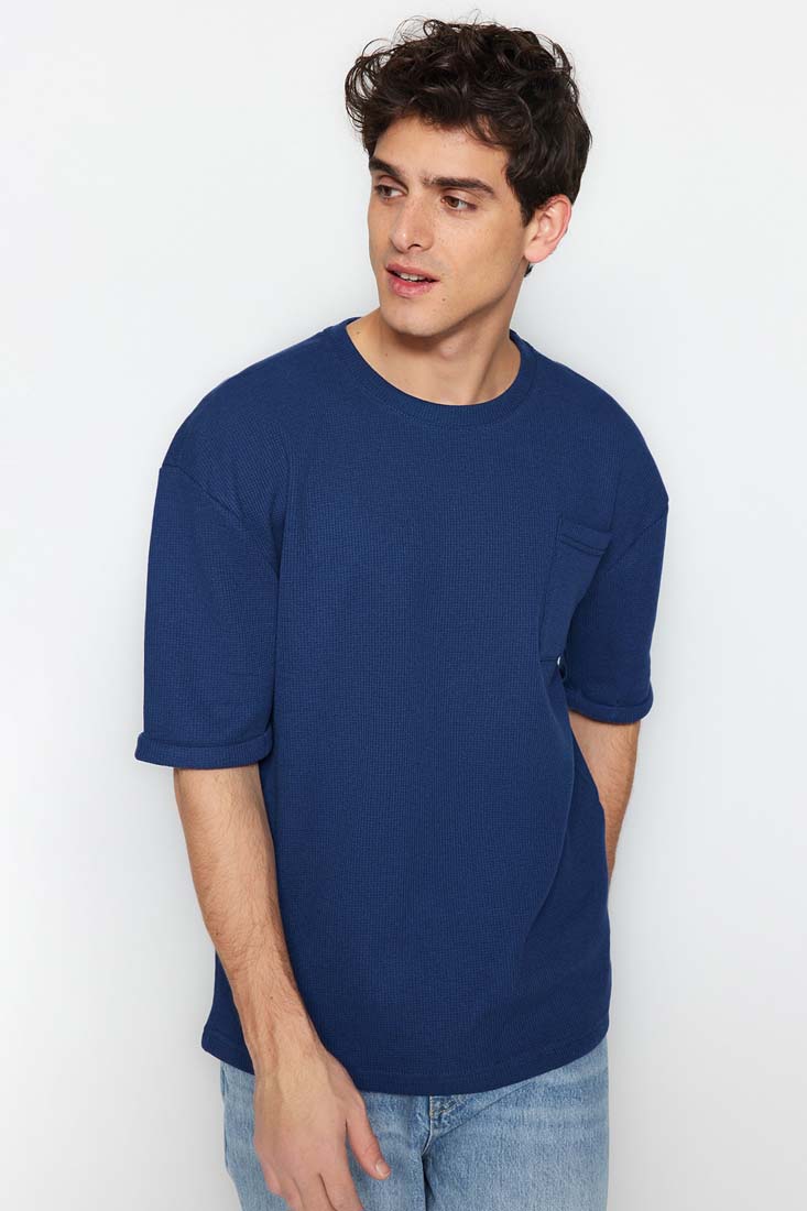 Trendyol Limited Edition Indigo Men's Relaxed Crew Neck Short Sleeved Pockets Tag Detail T-Shirt.