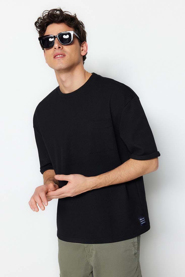 Trendyol Limited Edition Black Men's Relaxed Crew Neck Short Sleeve Pockets Tag Detail T-Shirt.