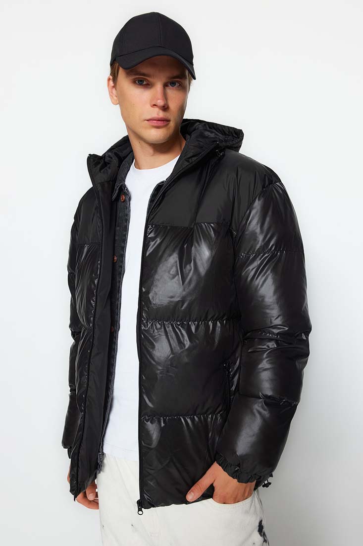 Trendyol Black Men's Regular Fit Hooded Fabric Block Water and Wind Resistant Puffy Winter Coat.