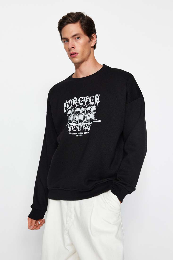 Trendyol Black Men's Oversize/Wide-Fit Crew Neck Fluffy Printed Sweatshirt.